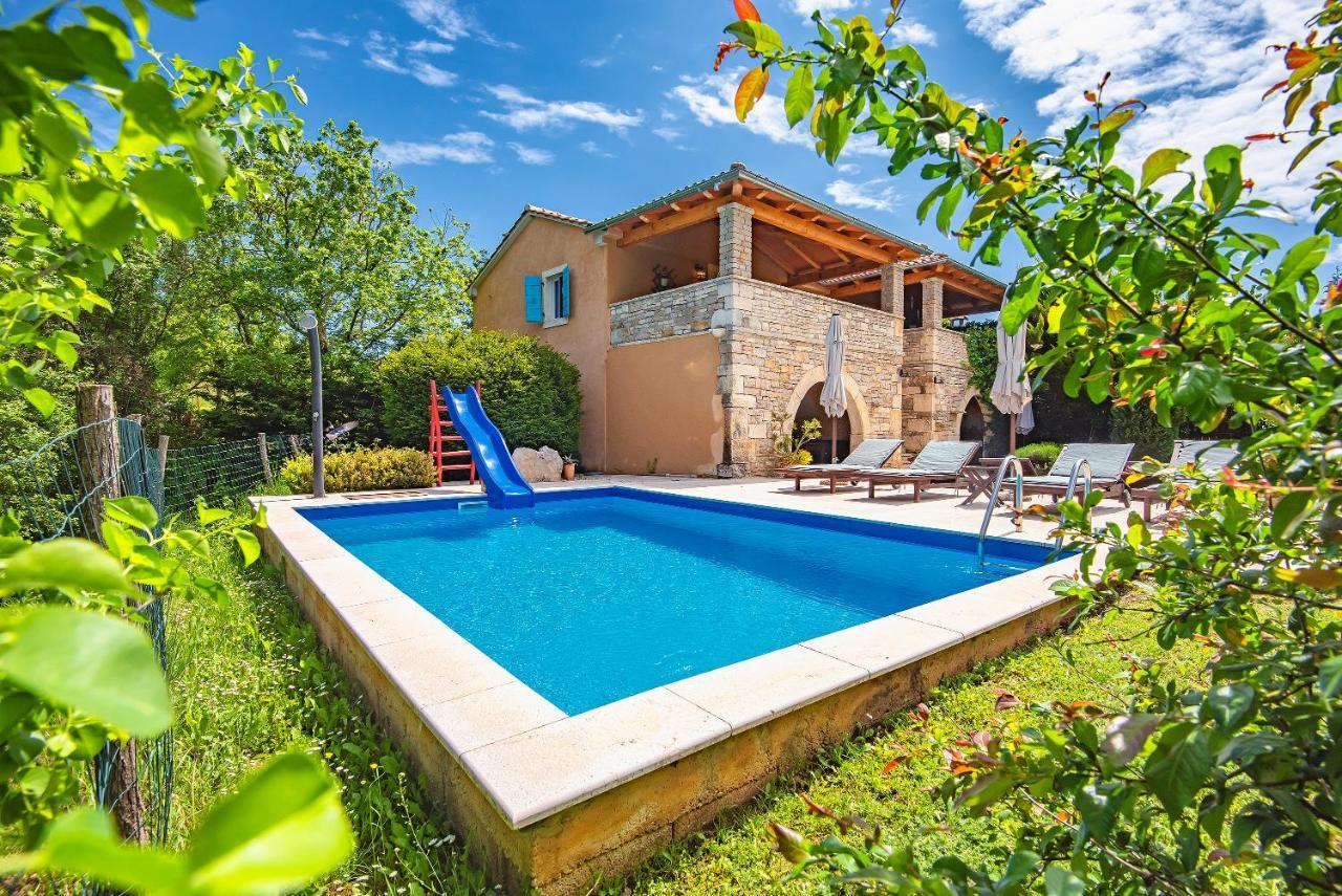 Casa Karnevali Villa Zminj Luaran gambar