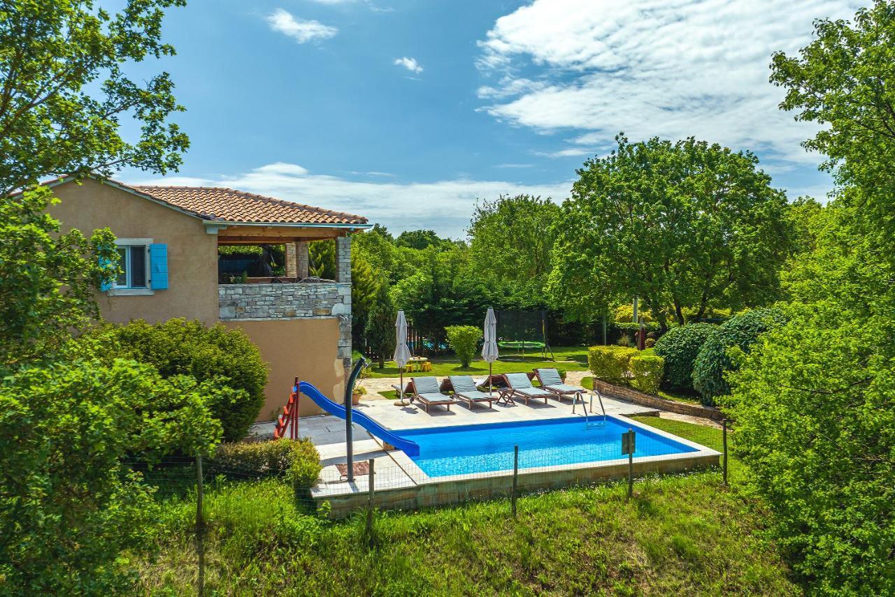 Casa Karnevali Villa Zminj Luaran gambar